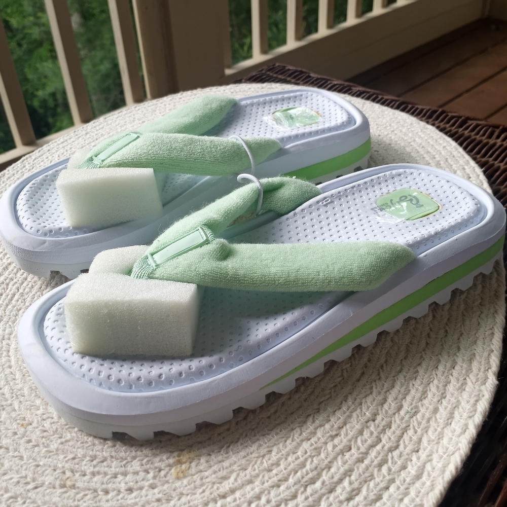 NWT Bijou! Sandals